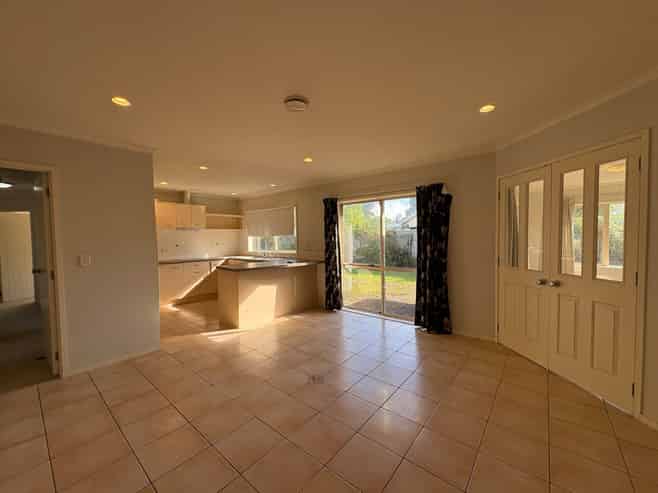 6 Atworth Way, Burswood