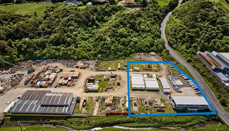 21-35  Takapu Road, Grenada North