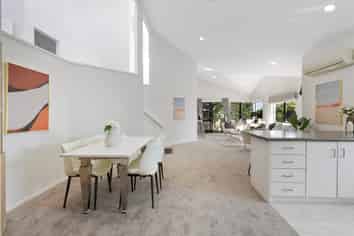 2/74 Simmental Crescent, Somerville