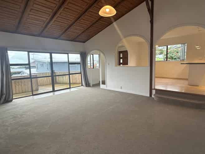 81 Marellen Drive, Red Beach