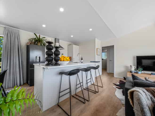 66C Thomas Road, Carterton