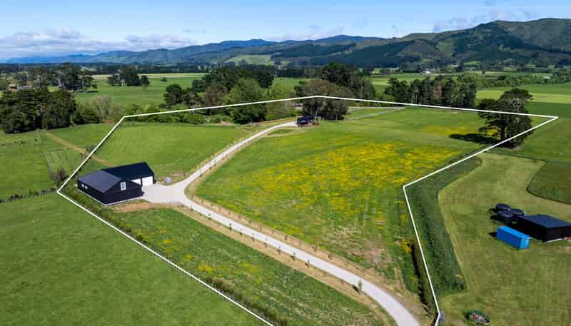 66C Thomas Road, Carterton