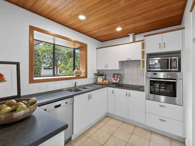 196 Hawthornden Road, Avonhead