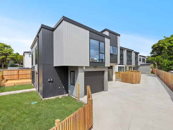 8 Weetman Drive, Browns Bay