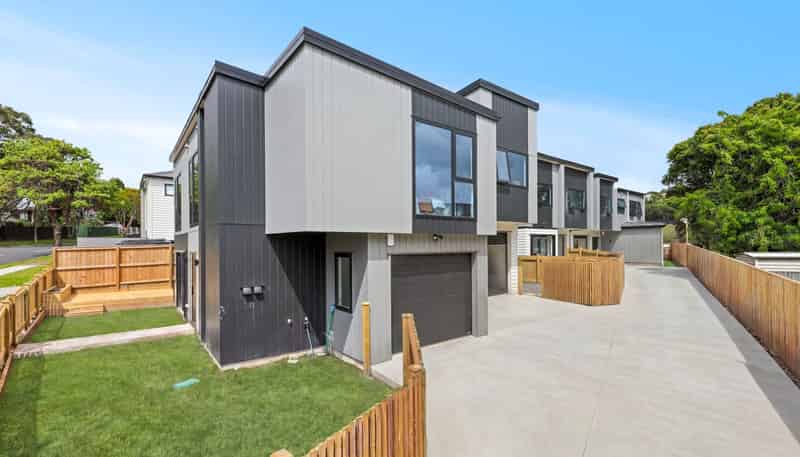 8 Weetman Drive, Browns Bay