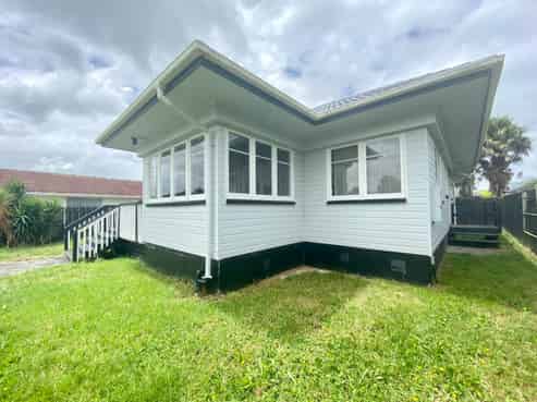 8B Frank Hewitt Street, Pukekohe