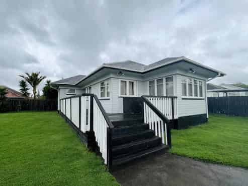 8B Frank Hewitt Street, Pukekohe