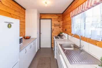 40 Treadwell Street, Springvale