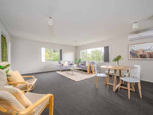 Top Floor/32 Thurleigh Grove, Karori