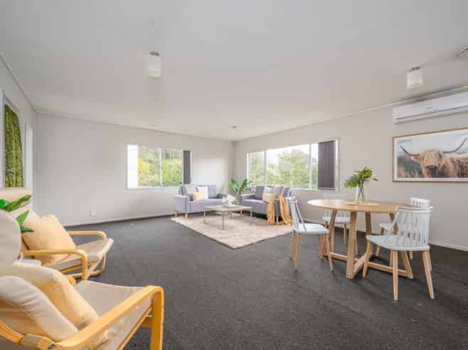 Top Floor/32 Thurleigh Grove, Karori