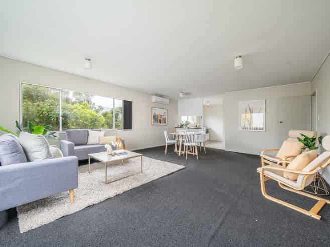 Top Floor/32 Thurleigh Grove, Karori