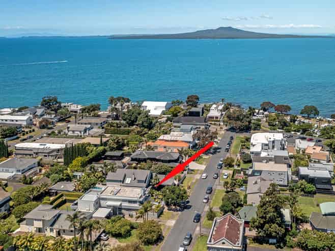 2/2A Earnoch Avenue, Takapuna