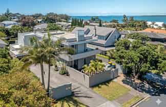 2/2A Earnoch Avenue, Takapuna