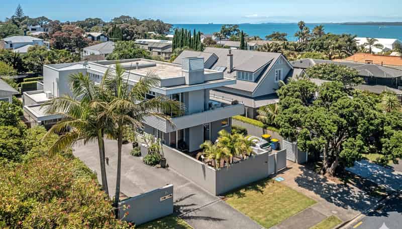 2/2A Earnoch Avenue, Takapuna