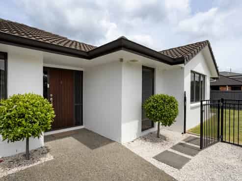 14 Glenmonarch Place, Pyes Pa