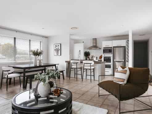 14 Glenmonarch Place, Pyes Pa