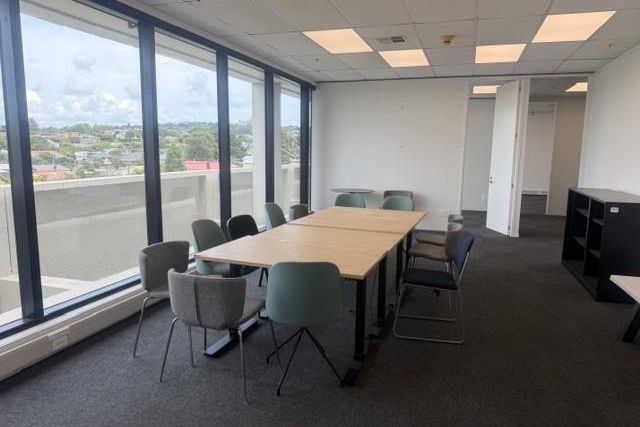 Bright Level 2 Workspace - Vaade 2