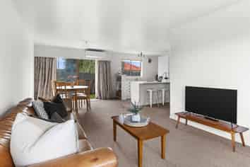 2/32 Meeanee Quay, Westshore