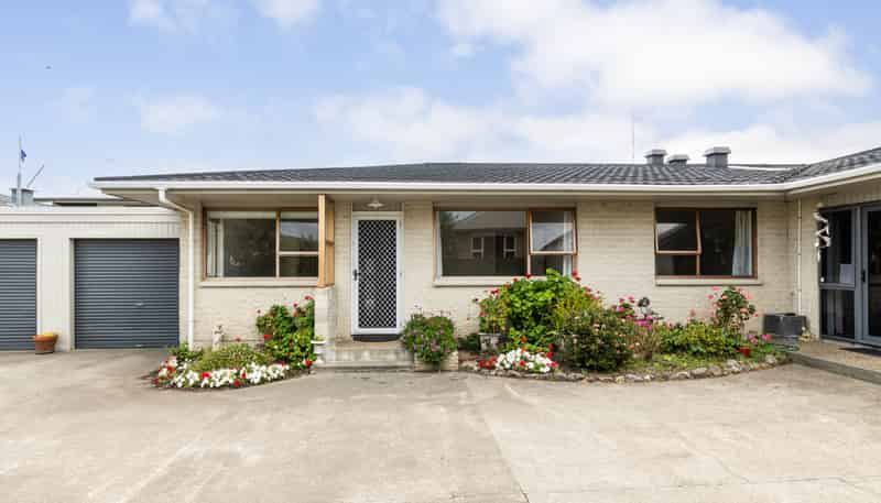 2/32 Meeanee Quay, Westshore