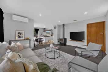 6 Blossomdale Place, Bishopdale