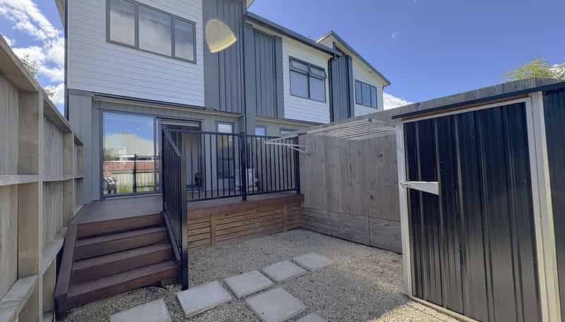 6/7 Bertram Grove, Naenae