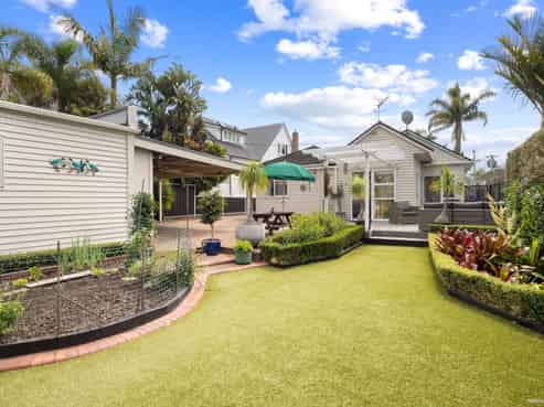 21 Edgars Road, Westmere