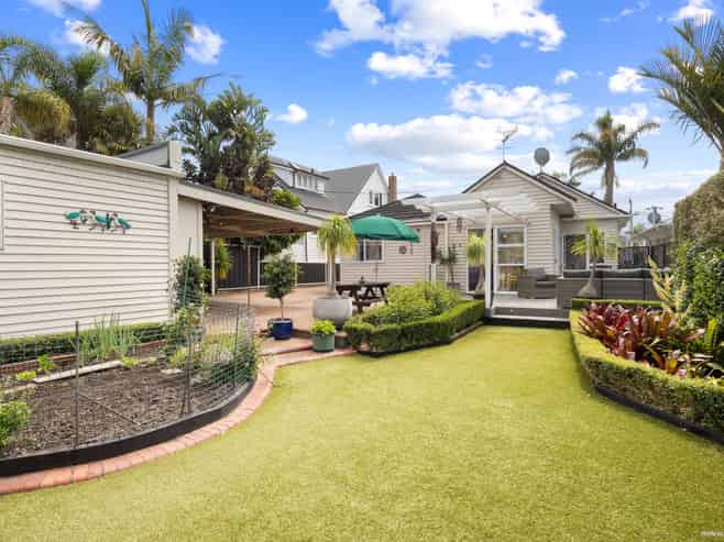 21 Edgars Road, Westmere