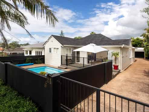 21 Edgars Road, Westmere