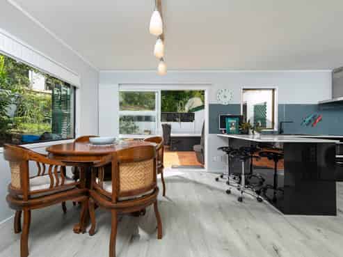 1/64 Carlisle Road, Browns Bay