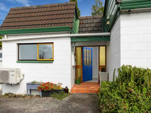 1/64 Carlisle Road, Browns Bay