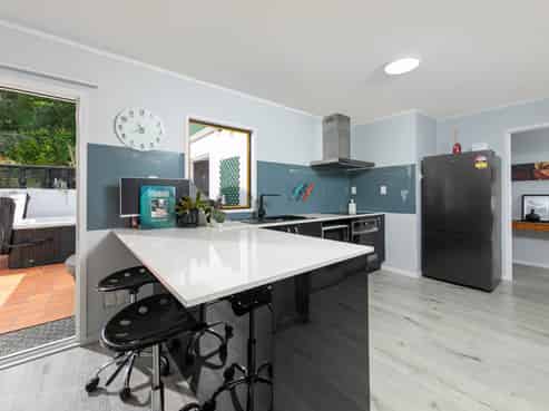 1/64 Carlisle Road, Browns Bay