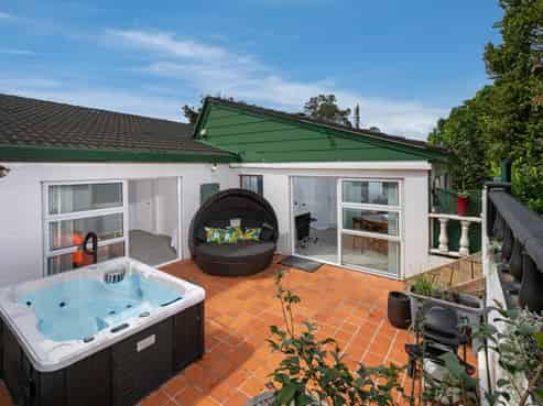 1/64 Carlisle Road, Browns Bay