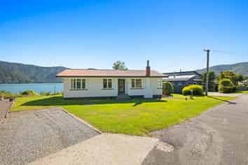 94 Main Road, Havelock