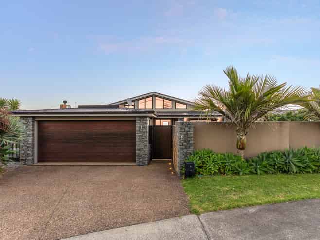 8 Eric Price Avenue, Takapuna