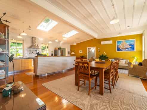 16 Creswell Street, Opua