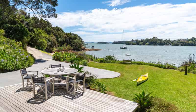 16 Creswell Street, Opua
