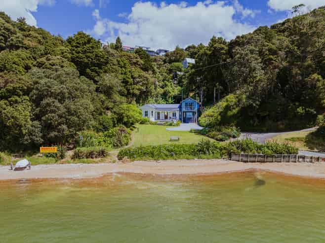 16 Creswell Street, Opua