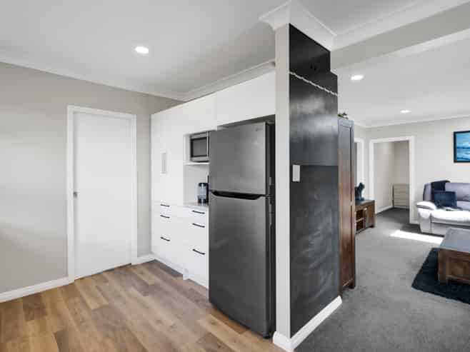 112 Smart Road, Glen Avon