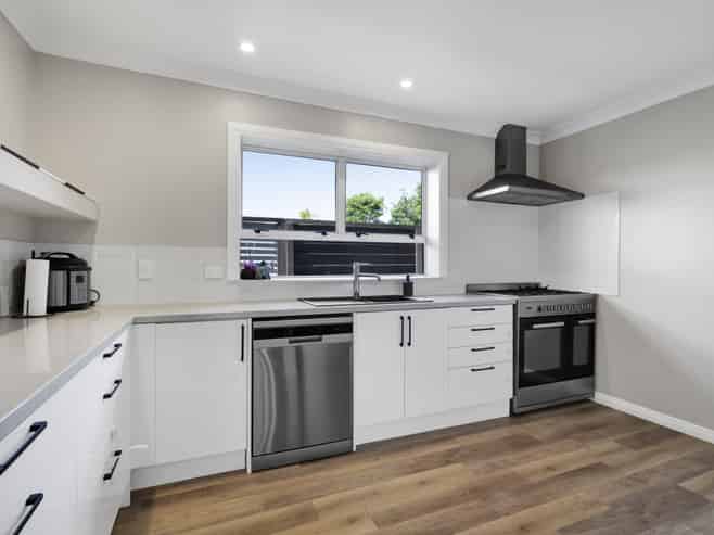 112 Smart Road, Glen Avon