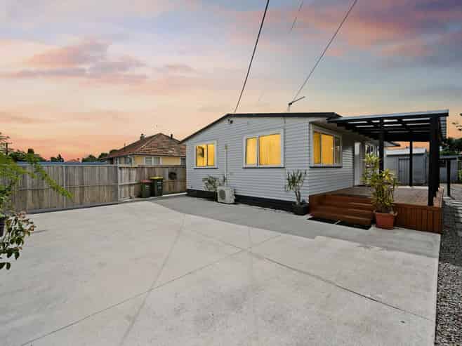 22A Pine Avenue, Bader