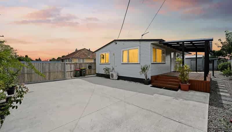 22A Pine Avenue, Bader