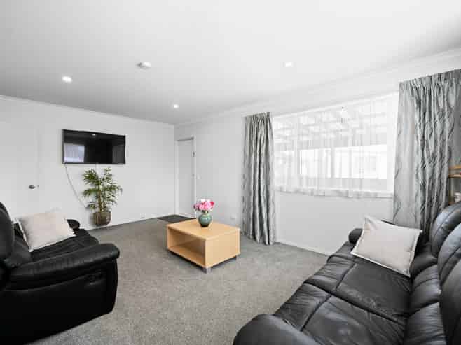 22A Pine Avenue, Bader