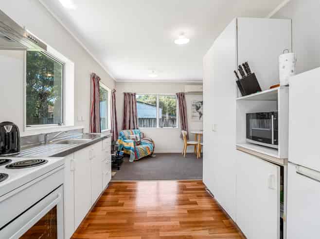 43 Hookway Grove, Paraparaumu