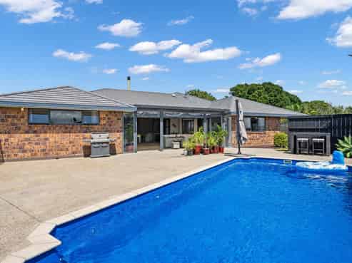 21 Pyle Road East, One Tree Point