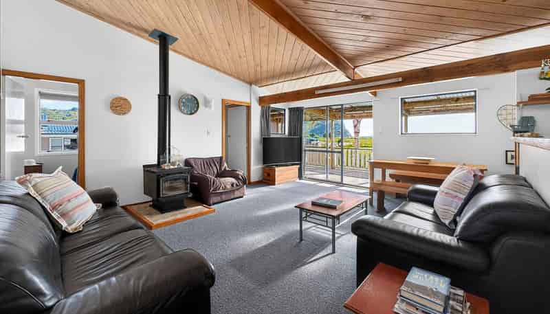 102 Newcastle Street, Mahia