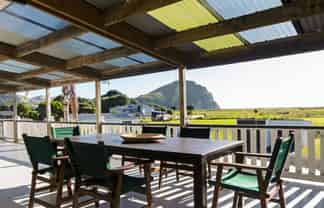 102 Newcastle Street, Mahia