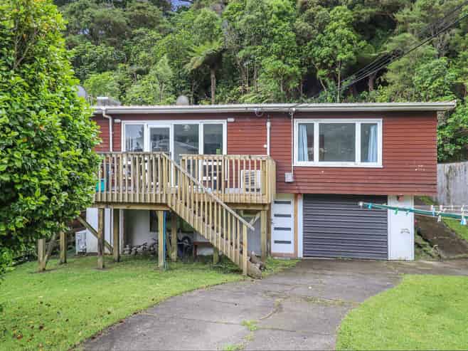 15 James Grove, Stokes Valley