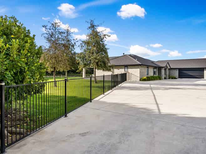 254 Riverbend Road, Meeanee