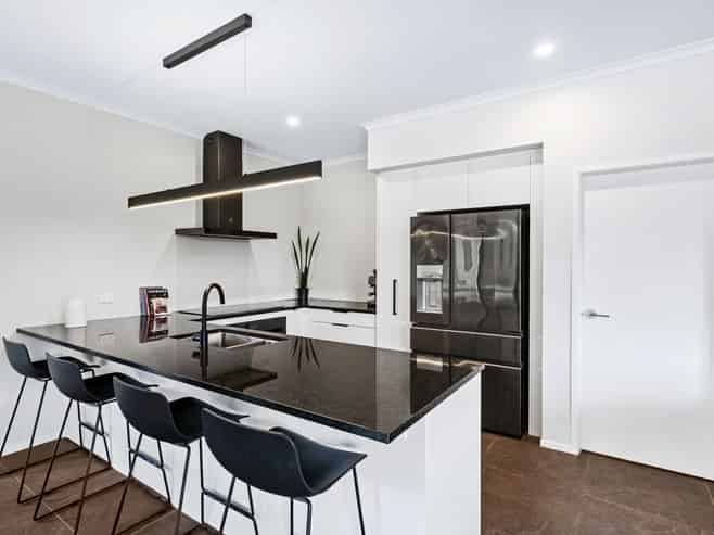 254 Riverbend Road, Meeanee