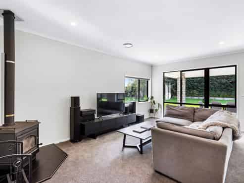 254 Riverbend Road, Meeanee